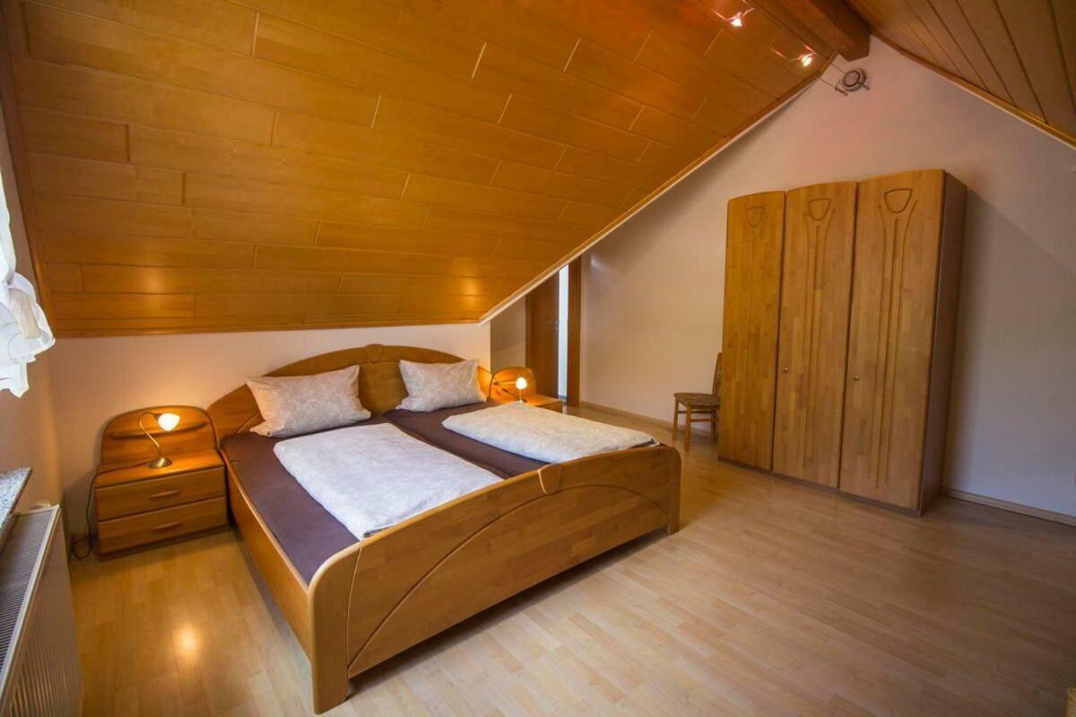 Steinhof Apartment โอเบอร์เคียร์ช ภายนอก รูปภาพ